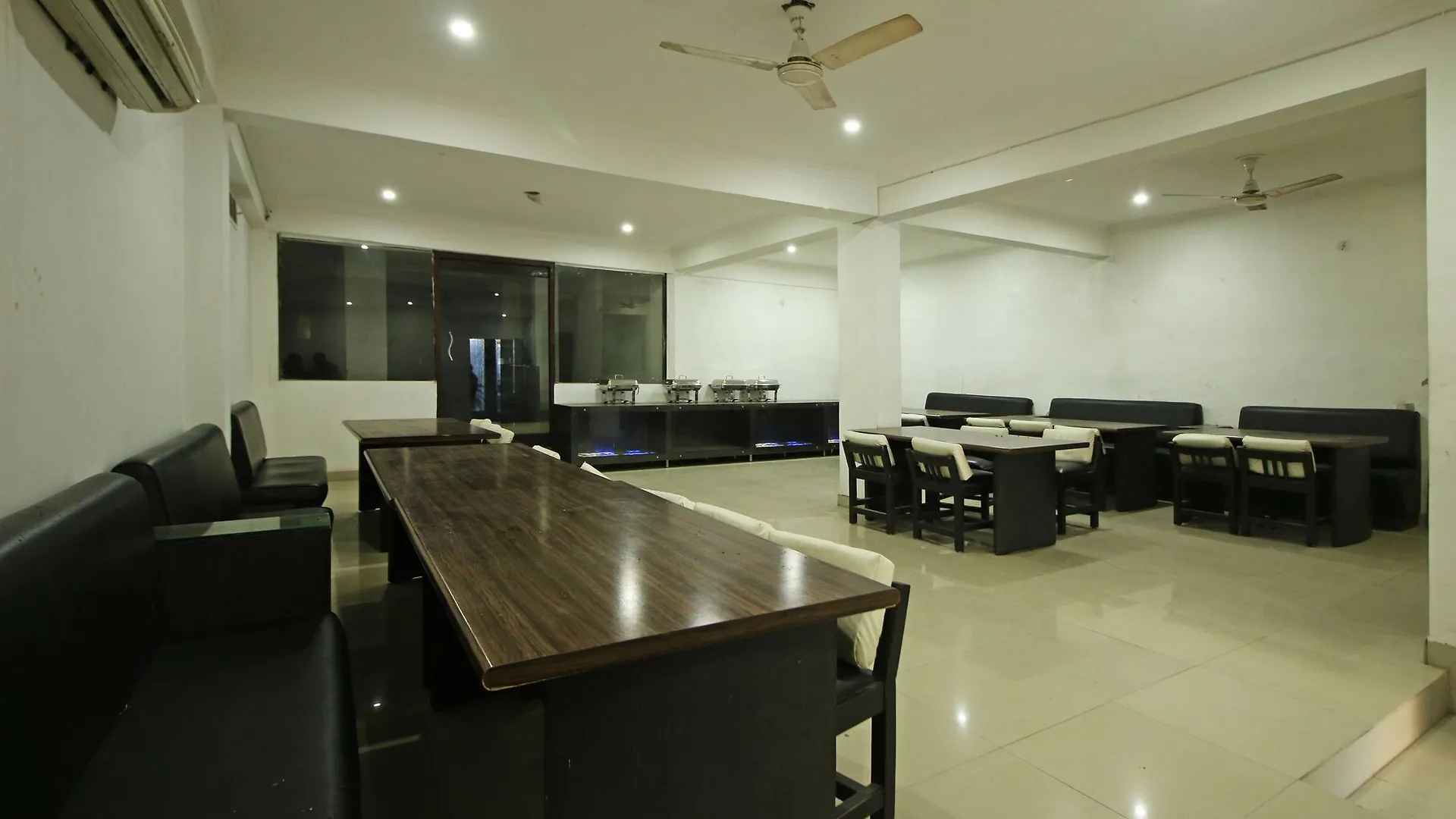 ***  Oyo 8095 Hotel Areeba Agra  India